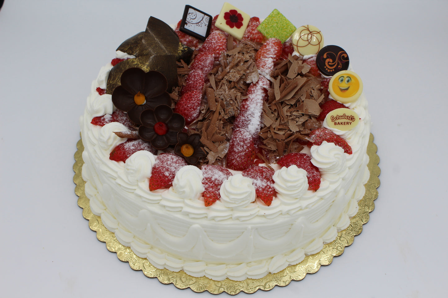 Chocolate Mousse with Strawberries Cake
